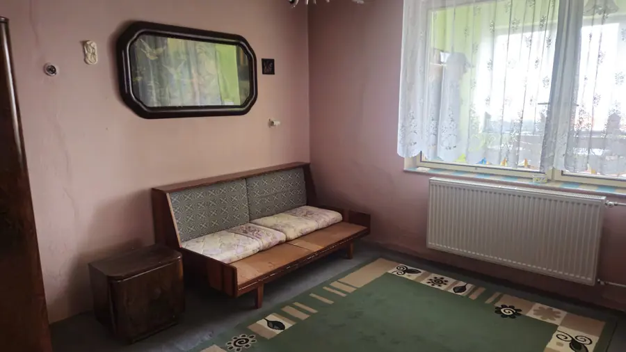 Starší dom na pozemku 937 m², Hlohovec – Šulekovo – fotografia 5
