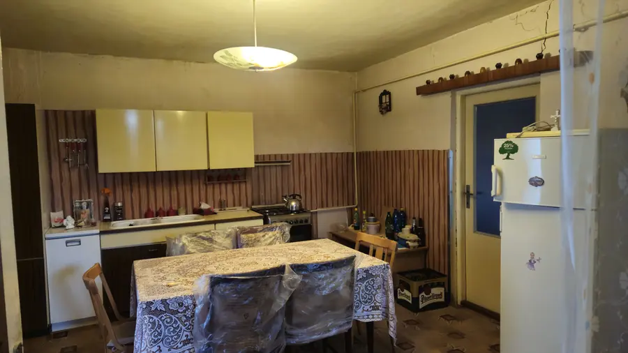 Starší dom na pozemku 937 m², Hlohovec – Šulekovo – fotografia 2