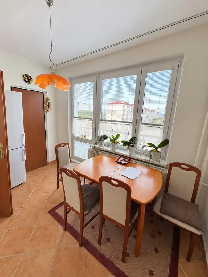 3-izbový byt 80 m² na prenájom, Dubnica nad Váhom – Centrum I – fotografia 2