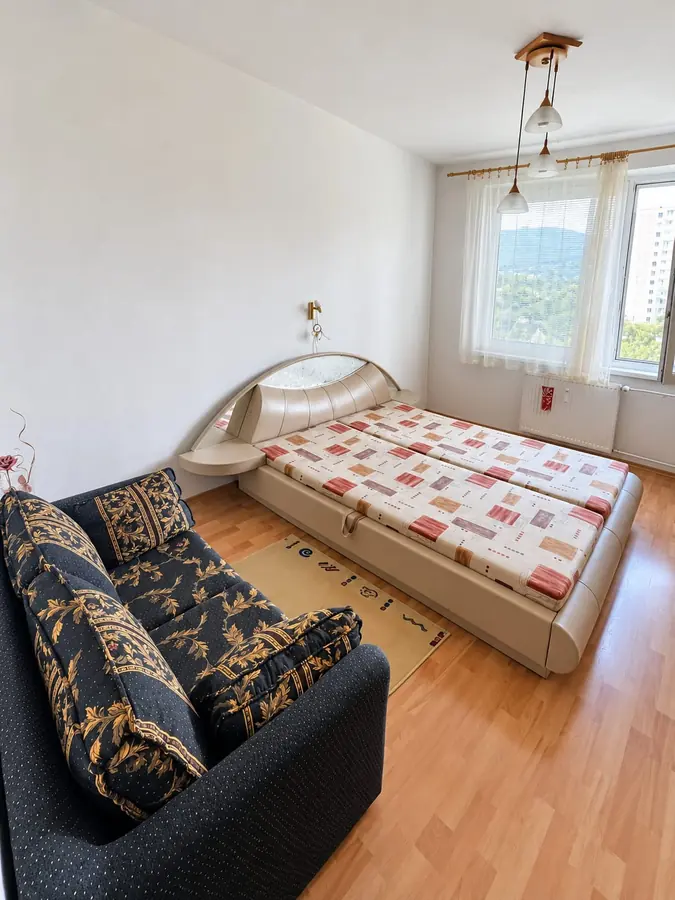 3-izbový byt 80 m² na prenájom, Dubnica nad Váhom – Centrum I – fotografia 3